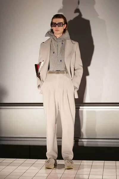 Look 8